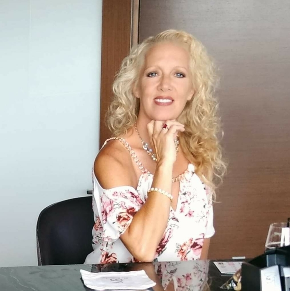 Meet your Posher, Phyllis - Picture 12 of 12